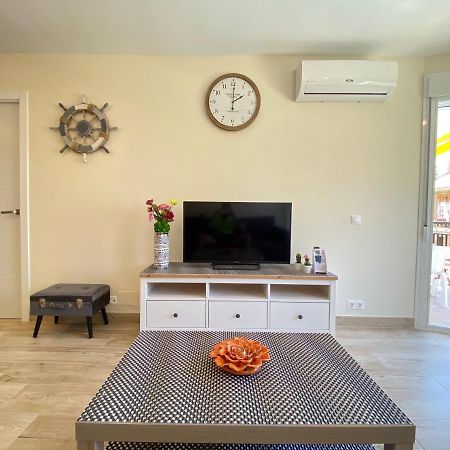 Modern 1 Bedroom Seaside Apartment With Pool Fuengirola Exterior photo